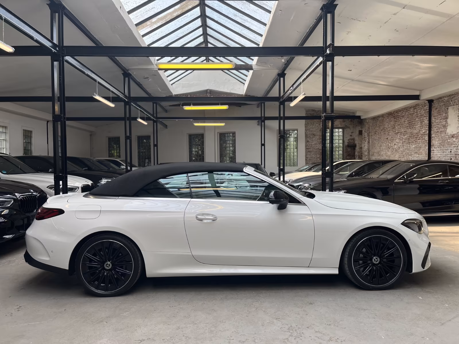 Autohaus AK Showroom – Exklusive Gebrauchtwagen und Sportwagen in Velbert